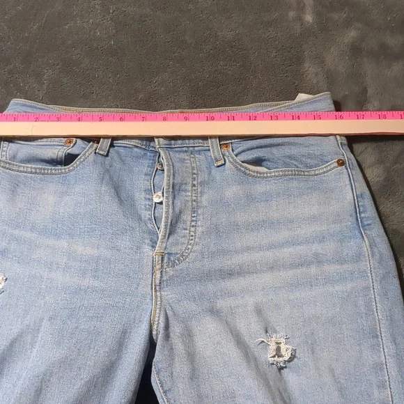 Levis Womens Wedgie Straight Crop Denim distresed Jeans size 30 High Rise Mom - Picture 7 of 9